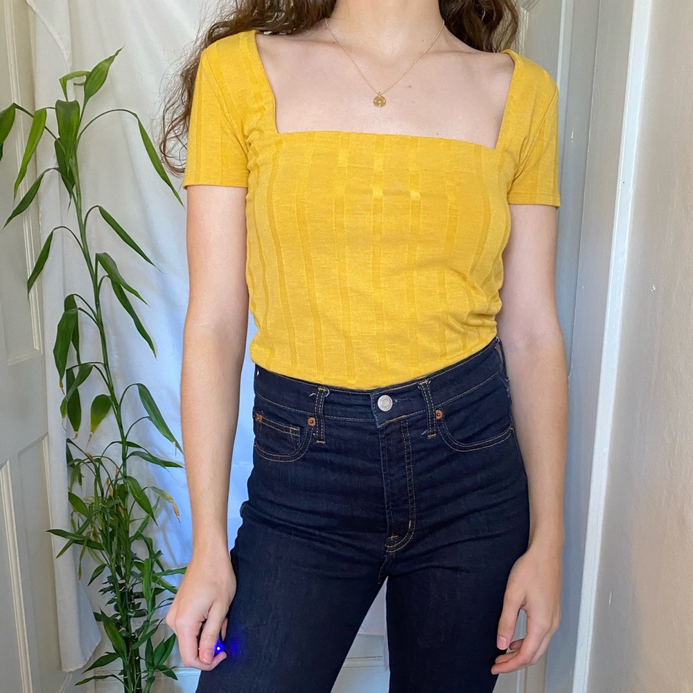 Square neck shirt
